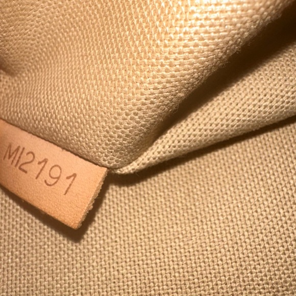 UNDER CONSTRUCTION!  1991 Louis Vuitton Siracusa Vintage Damier Crossbody - Picture 15 of 16